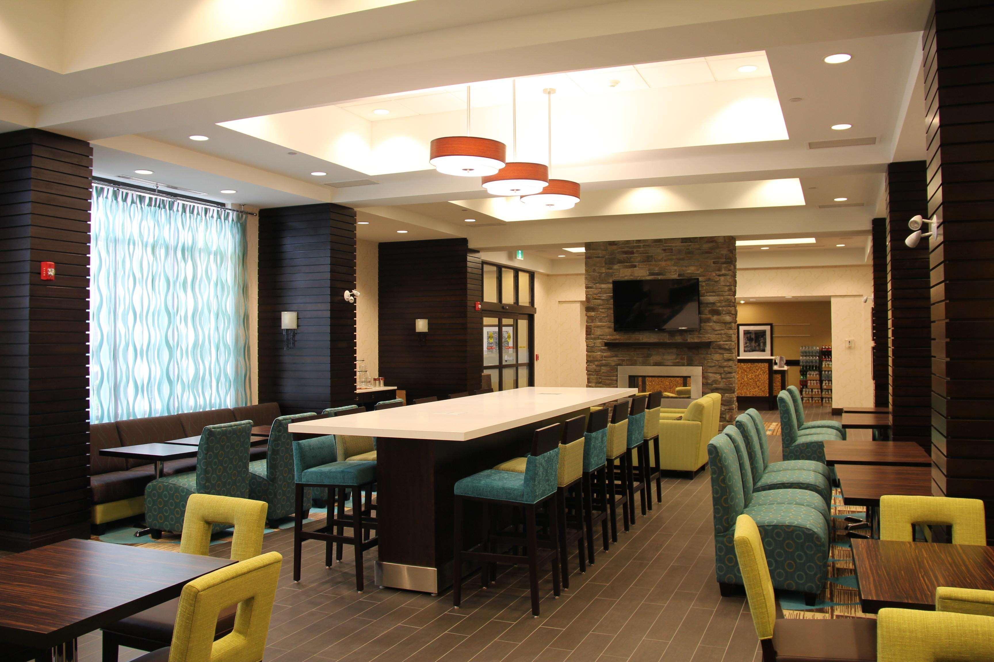 Hampton Inn By Hilton Виннипег Экстерьер фото