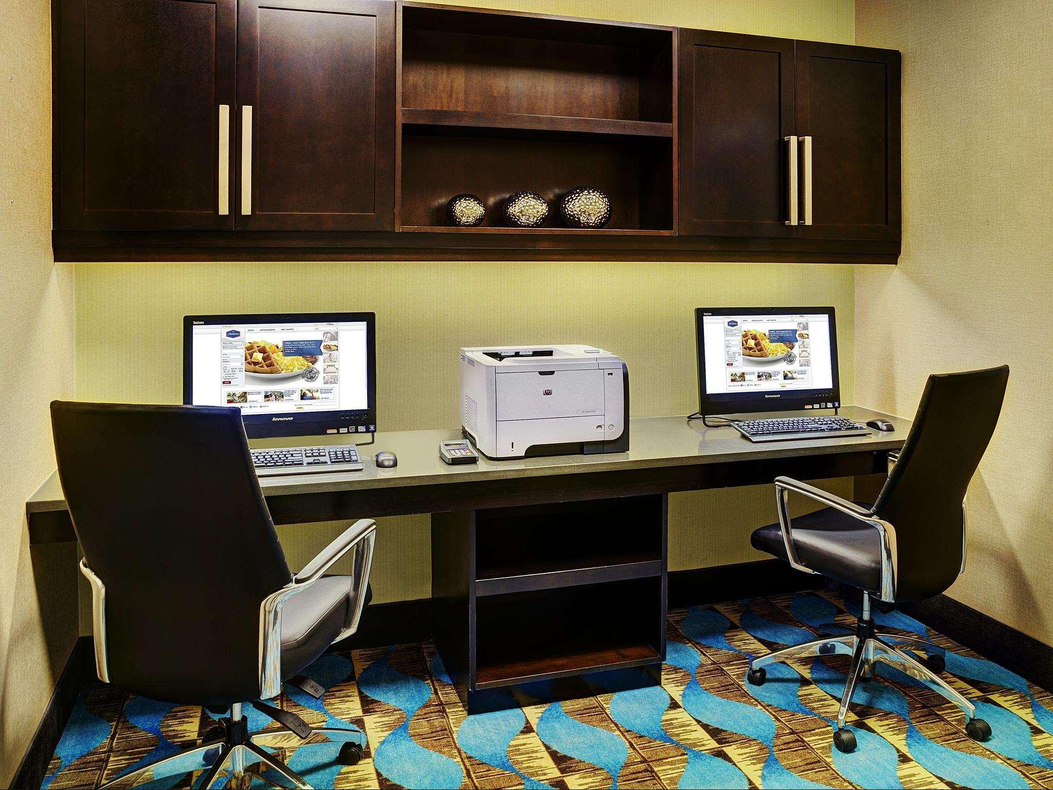 Hampton Inn By Hilton Виннипег Экстерьер фото