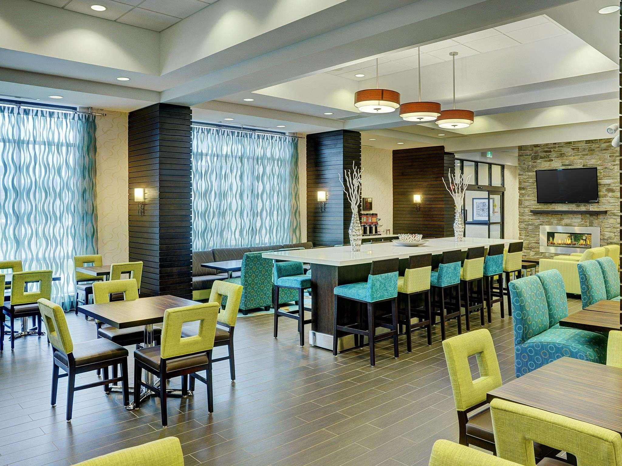 Hampton Inn By Hilton Виннипег Экстерьер фото