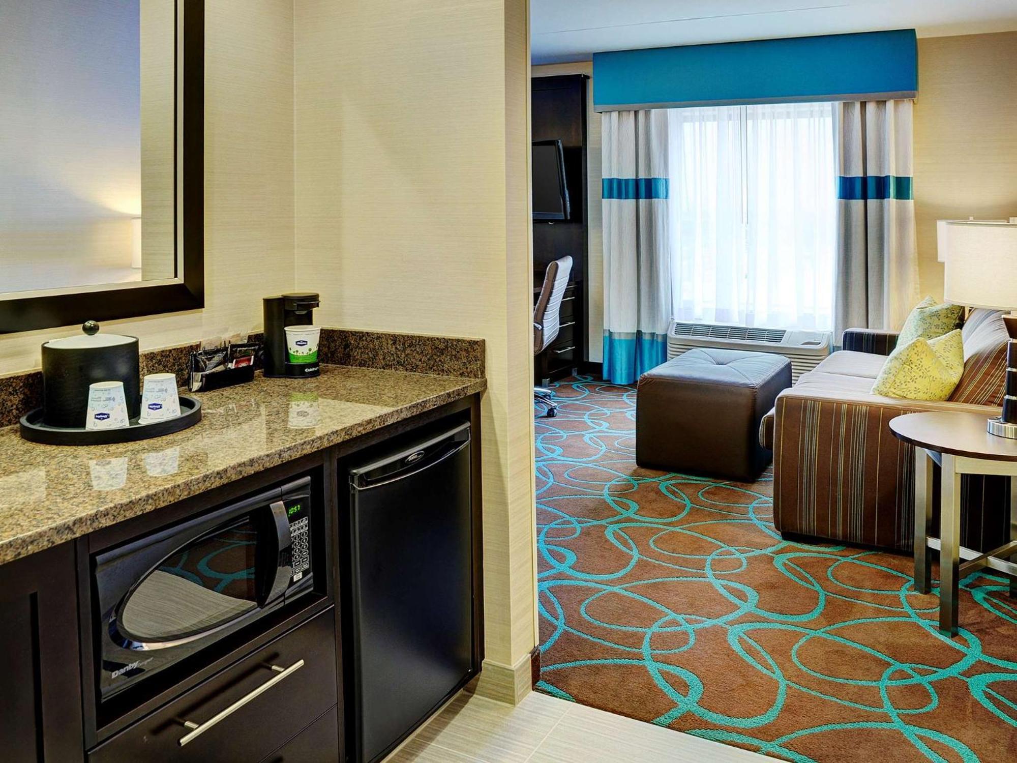 Hampton Inn By Hilton Виннипег Экстерьер фото