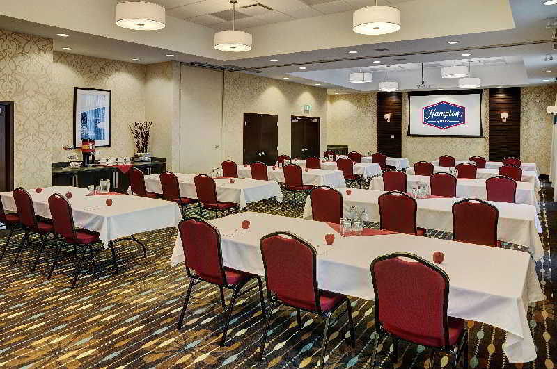 Hampton Inn By Hilton Виннипег Экстерьер фото