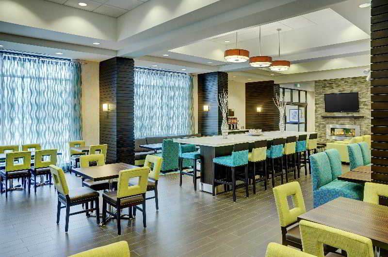 Hampton Inn By Hilton Виннипег Экстерьер фото